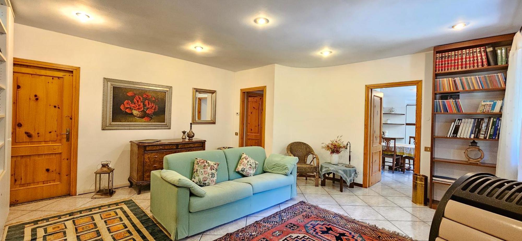 Appartamento Con Ingresso Autonomo, Giardino Privato E Portico Introbio Екстериор снимка